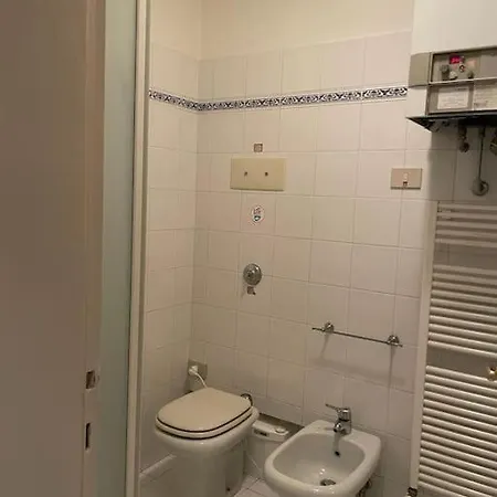 Comodo Al Centro Del Apartment