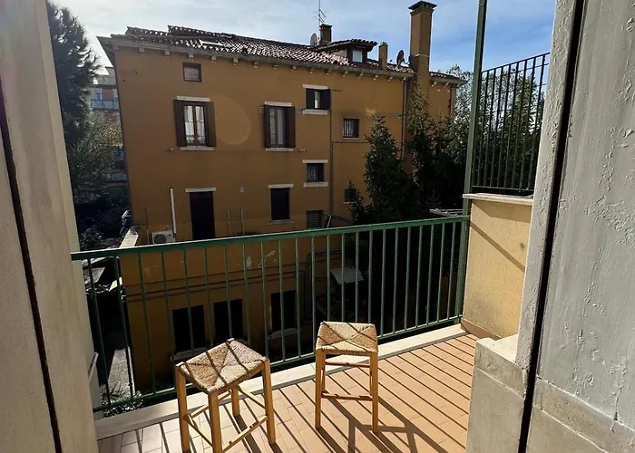 Comodo Al Centro Del Apartamento